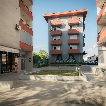 City Nest Apartment พอดโกริกา ภายนอก รูปภาพ