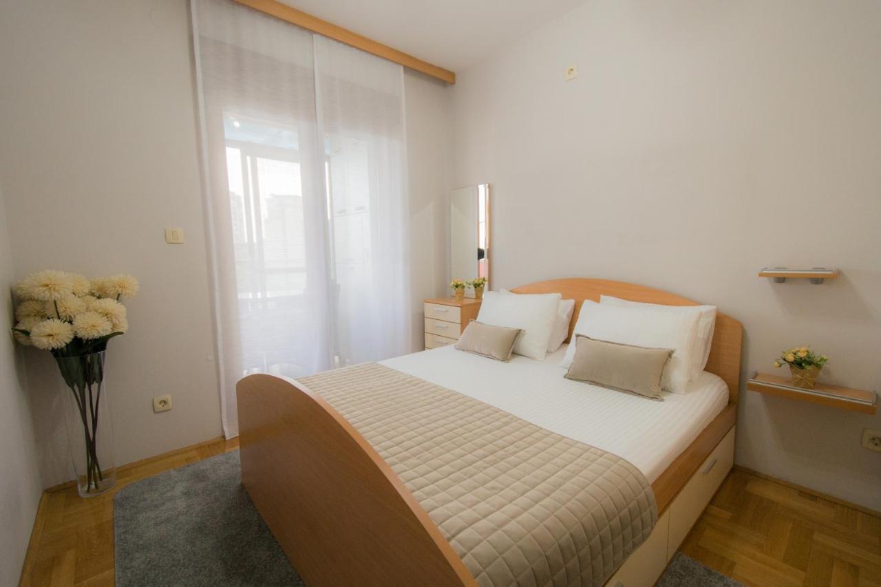 City Nest Apartment พอดโกริกา ภายนอก รูปภาพ
