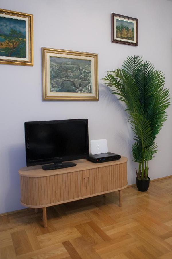 City Nest Apartment พอดโกริกา ภายนอก รูปภาพ