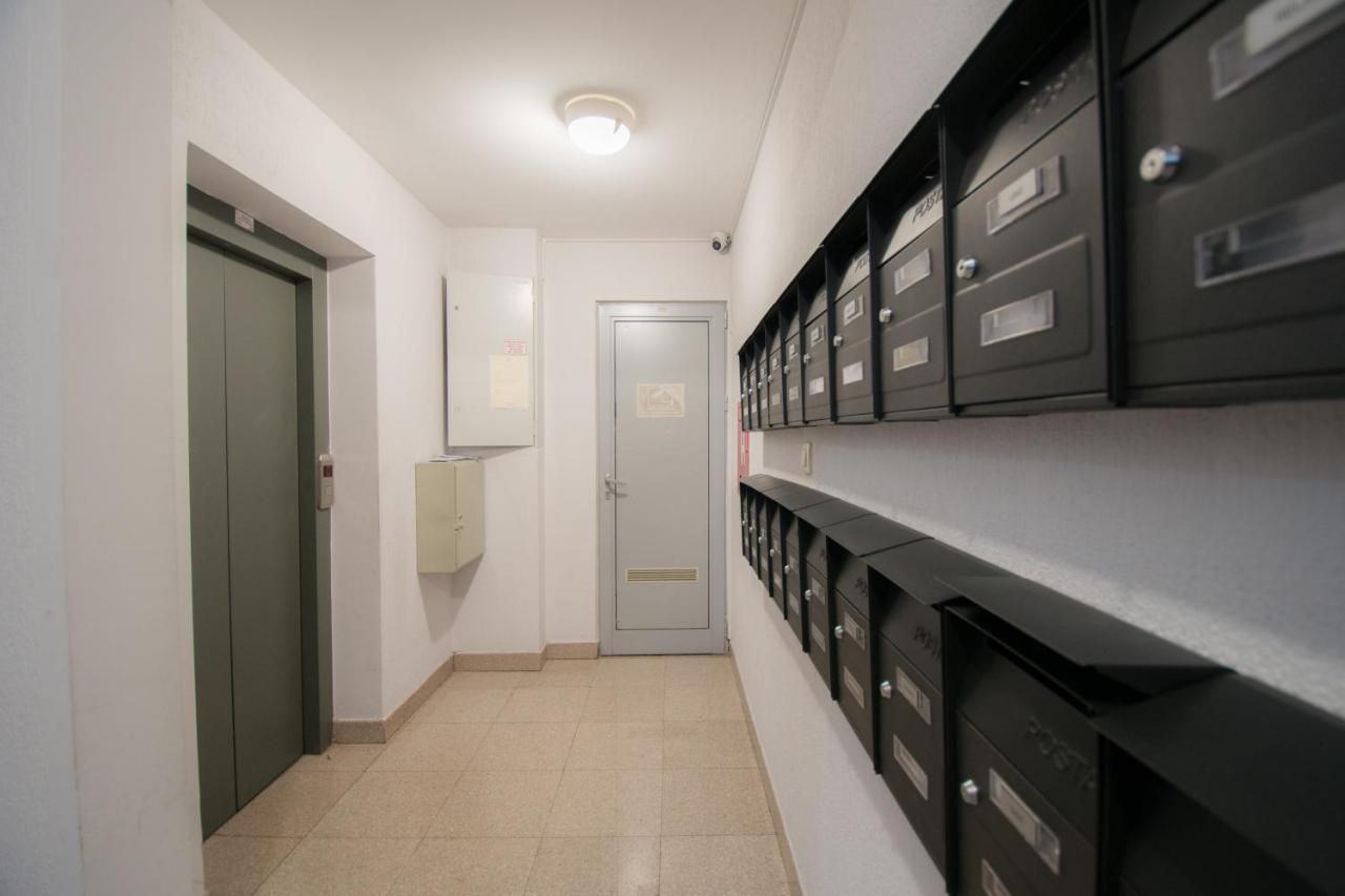 City Nest Apartment พอดโกริกา ภายนอก รูปภาพ