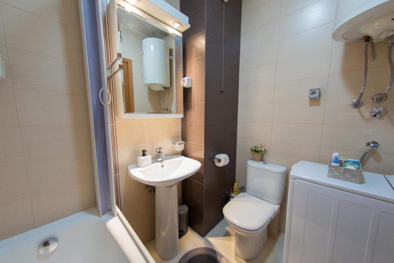 City Nest Apartment พอดโกริกา ภายนอก รูปภาพ