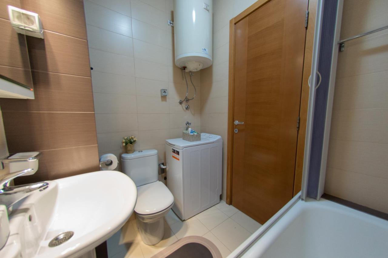 City Nest Apartment พอดโกริกา ภายนอก รูปภาพ