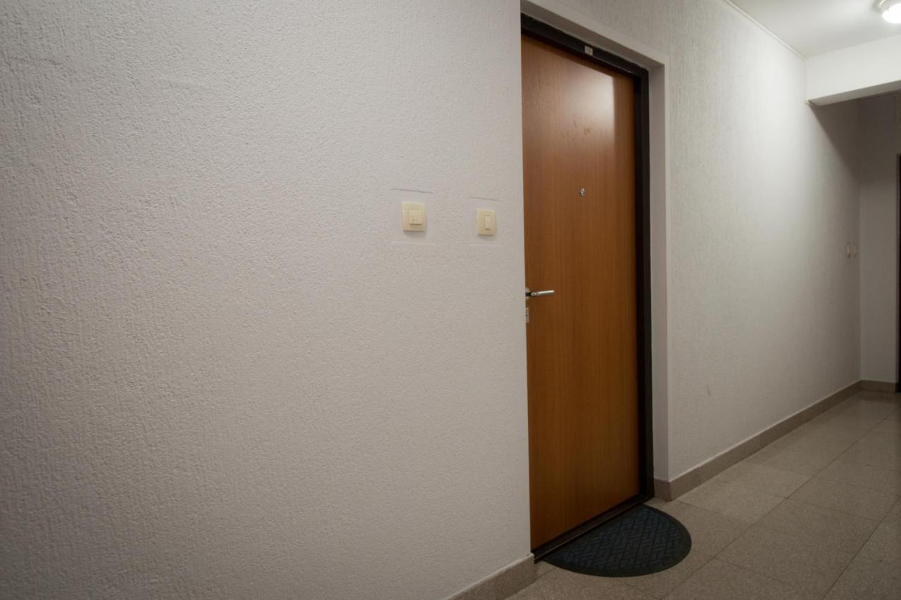 City Nest Apartment พอดโกริกา ภายนอก รูปภาพ