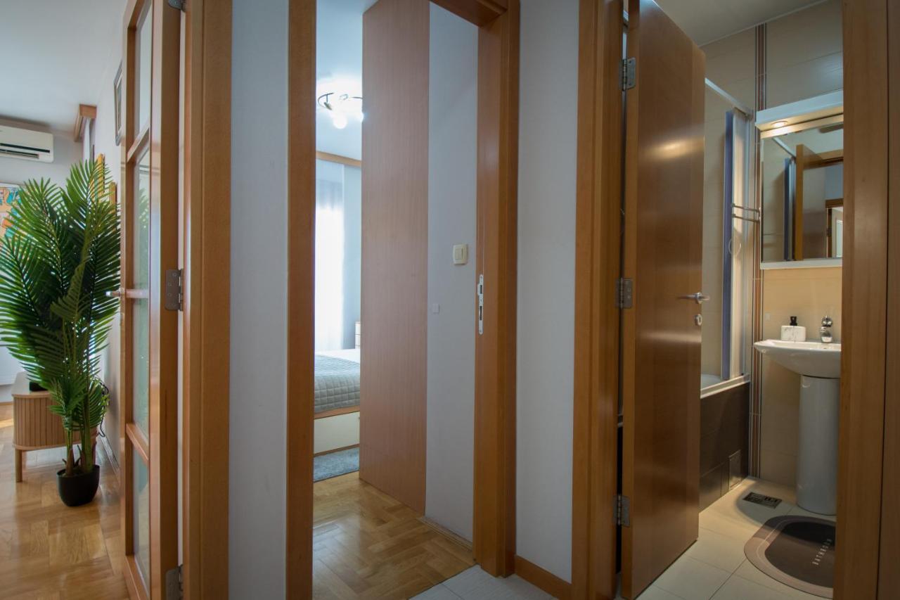 City Nest Apartment พอดโกริกา ภายนอก รูปภาพ